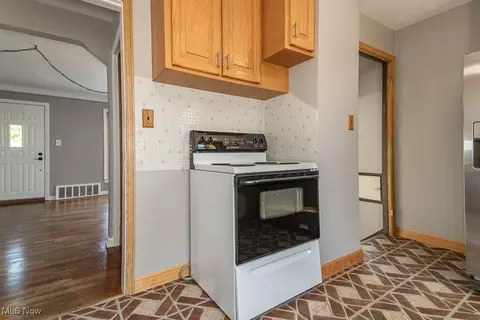 1709 Douglas Rd, Wickliffe, OH 44092 photo 25