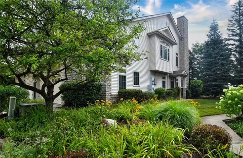 3152 Richmond Rd, Beachwood, OH 44122