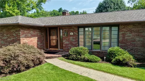 1001 Mill Circle Dr NE, Bolivar, OH 44612
