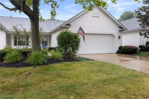 33929 Morning Glory Ln, North Ridgeville, OH 44039