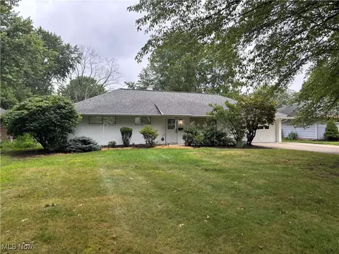 467 Harris Rd, Richmond Heights, OH 44143