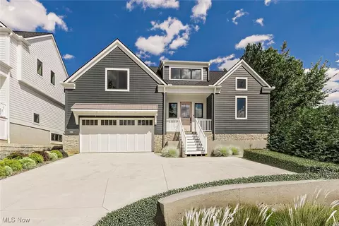 225 S Main St, Chagrin Falls, OH 44022
