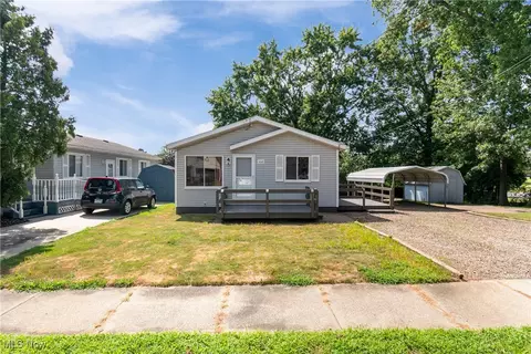 328 Broadview Ave, Barberton, OH 44203