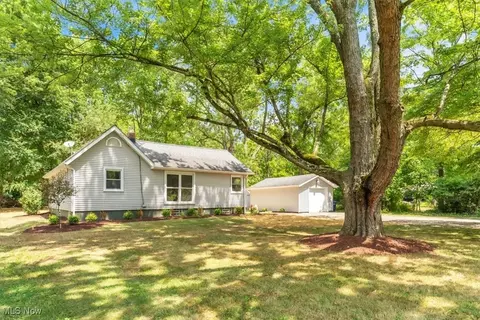 487 Perry Rd, Tallmadge, OH 44278