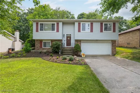9603 Running Brook Dr, Parma, OH 44130