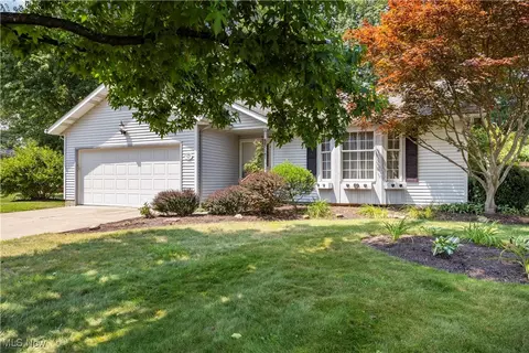 4276 Ford Ln, Vermilion, OH 44089