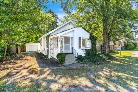 2849 Audrena Ct, Cuyahoga Falls, OH 44221