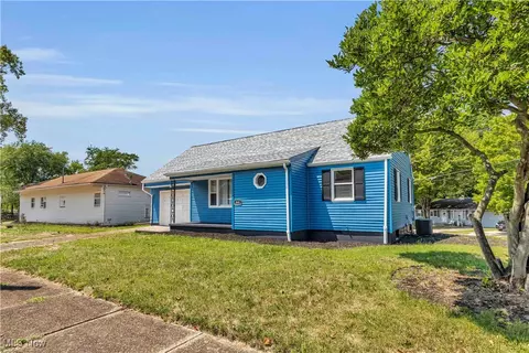 860 Franklin Rd NE, Massillon, OH 44646