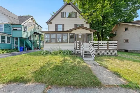 657 W Spruce Ave, Ravenna, OH 44266