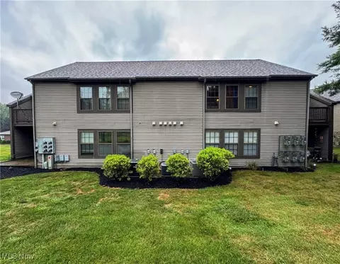 3811 Northwoods Ct NE, Warren, OH 44483