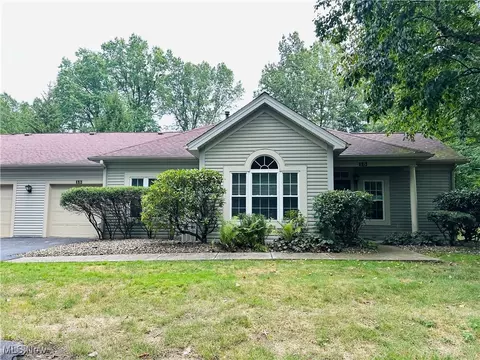 15 Woodland Chase Boulevard Apt Blvd #(15), Niles, OH 44446