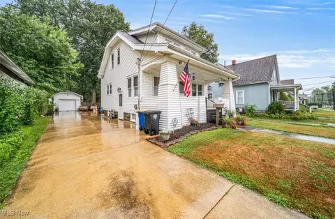 1814 W 13th St, Ashtabula, OH 44004 photo 2