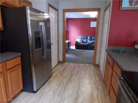 173 Brace Ave, Elyria, OH 44035 photo 4