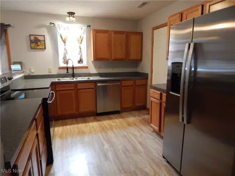 173 Brace Ave, Elyria, OH 44035 photo 3