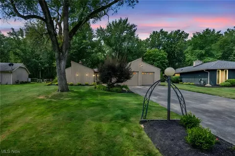 4984 Leafy Mill Ln, North Ridgeville, OH 44039