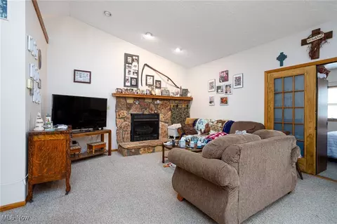 862 E Overton Dr, Akron, OH 44319 photo 18