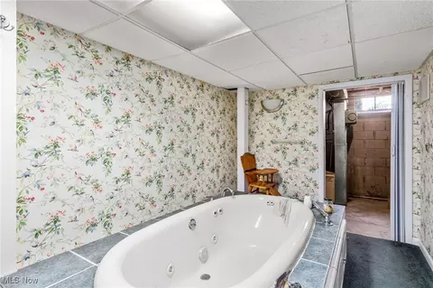 862 E Overton Dr, Akron, OH 44319 photo 30