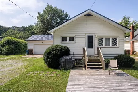 862 E Overton Dr, Akron, OH 44319