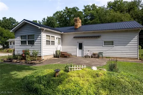 862 E Overton Dr, Akron, OH 44319 photo 4
