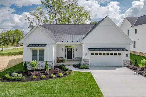 6477 N Cobblestone Rd, Mayfield Village, OH 44143
