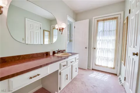 Bath - 2439 Beechersbrook Ln, Madison, OH 44057 photo 3 of 5
