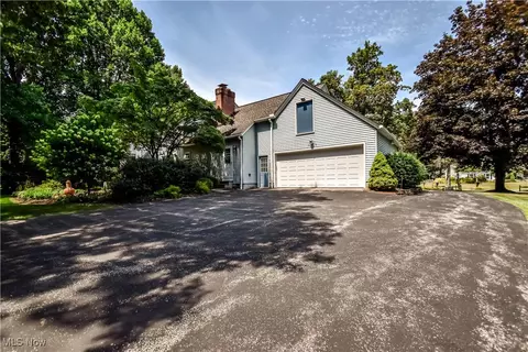 Exterior - 2439 Beechersbrook Ln, Madison, OH 44057 photo 4 of 10