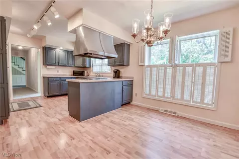 Kitchen - 2439 Beechersbrook Ln, Madison, OH 44057 photo 4 of 4