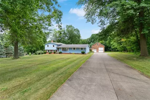 1200 Kenyon Ave SW, Massillon, OH 44647