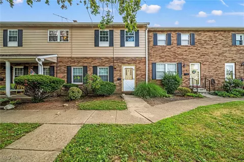 8250 Deepwood Blvd #7, Mentor, OH 44060