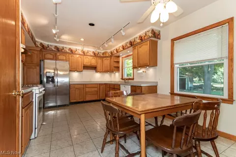 5018 Willoughcroft Rd, Willoughby, OH 44094 photo 9