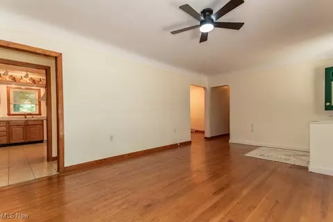 5018 Willoughcroft Rd, Willoughby, OH 44094 photo 6