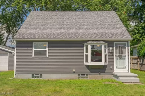 864 Argonne Ave, Akron, OH 44310