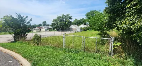 Grand Division Avenue, Cleveland, OH 44125