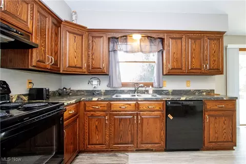 Kitchen - 2255 E Messner Rd, Wooster, OH 44691 photo 3 of 4