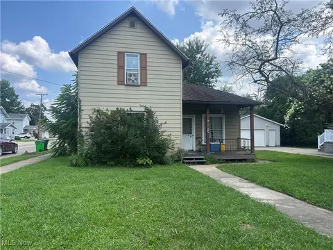 614 E Front St, Dover, OH 44622