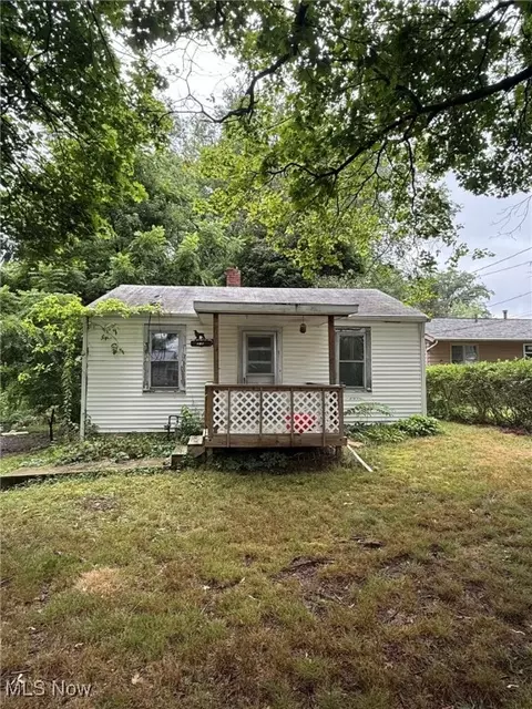 2188 Stahl Rd, Akron, OH 44319