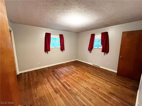 Bedroom - 2300 River Rd, Willoughby Hills, OH 44094 photo 6 of 7