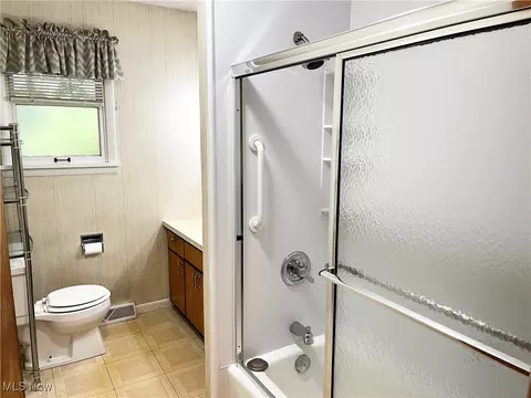 Bath - 2300 River Rd, Willoughby Hills, OH 44094 photo 1 of 2