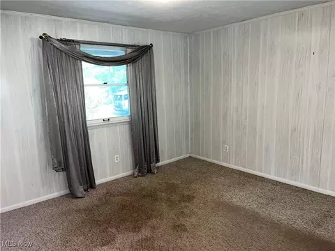 Bedroom - 2300 River Rd, Willoughby Hills, OH 44094 photo 1 of 7