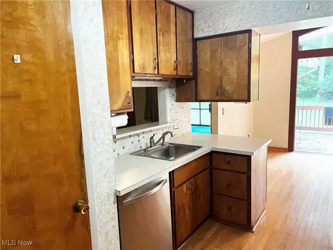 Kitchen - 2300 River Rd, Willoughby Hills, OH 44094 photo 2 of 3