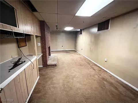 Living - 2300 River Rd, Willoughby Hills, OH 44094 photo 7 of 8
