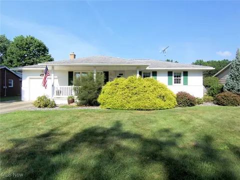1924 Innwood Dr, Austintown, OH 44515