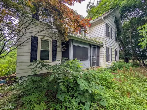 752 Tallmadge Rd, Kent, OH 44240