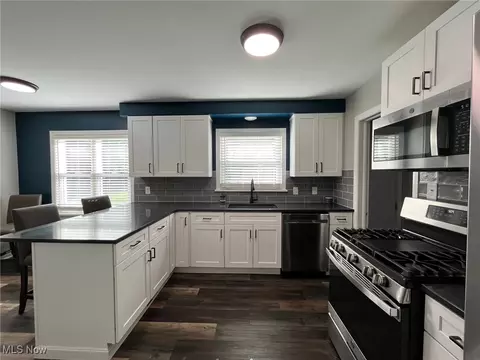 852 Lloyd Rd, Wickliffe, OH 44092 photo 5