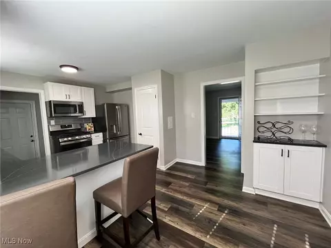852 Lloyd Rd, Wickliffe, OH 44092 photo 6