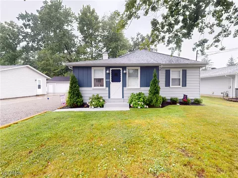 5860 Suwanee Dr, Mentor On The Lake, OH 44060