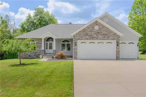 6117 Marelis Ave NE, Canton, OH 44721
