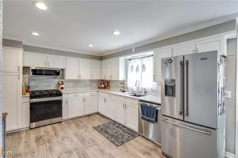 597 Herbert Rd, Akron, OH 44312 photo 10
