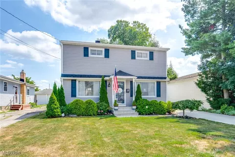 597 Herbert Rd, Akron, OH 44312 photo 2