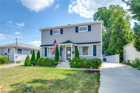 597 Herbert Rd, Akron, OH 44312 photo 3